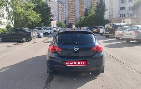 Opel Astra J, 2011 год, 720 000 рублей, 2 фотография