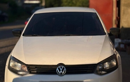 Volkswagen Polo VI (EU Market), 2012 год, 360 000 рублей, 2 фотография