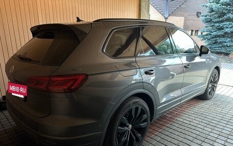 Volkswagen Touareg III, 2019 год, 3 800 000 рублей, 3 фотография