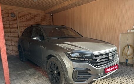 Volkswagen Touareg III, 2019 год, 3 800 000 рублей, 2 фотография