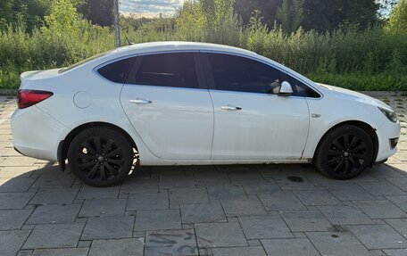 Opel Astra J, 2013 год, 670 000 рублей, 3 фотография