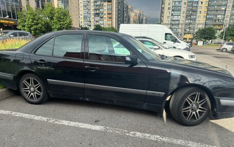 Mercedes-Benz E-Класс, 2000 год, 450 000 рублей, 4 фотография