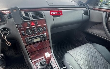 Mercedes-Benz E-Класс, 2000 год, 450 000 рублей, 12 фотография