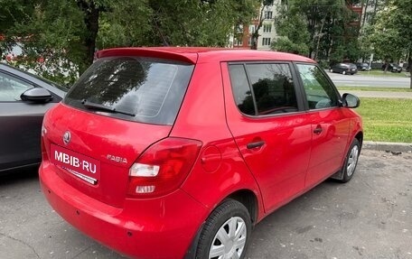 Skoda Fabia II, 2013 год, 450 000 рублей, 2 фотография
