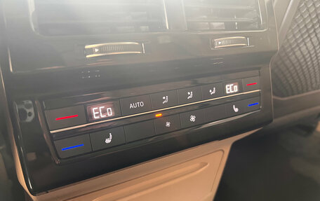 Volkswagen Touareg III, 2020 год, 4 100 000 рублей, 21 фотография