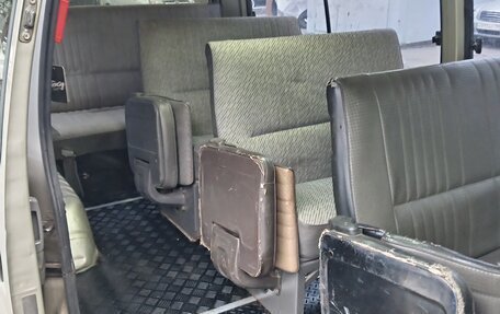 Nissan Urvan III, 1999 год, 650 000 рублей, 21 фотография