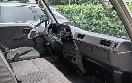 Nissan Urvan III, 1999 год, 650 000 рублей, 15 фотография