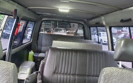 Nissan Urvan III, 1999 год, 650 000 рублей, 19 фотография