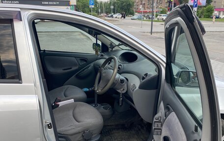 Toyota Vitz, 2000 год, 280 000 рублей, 4 фотография