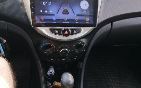 Hyundai Solaris II рестайлинг, 2013 год, 705 000 рублей, 1 фотография