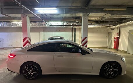 Mercedes-Benz E-Класс, 2018 год, 3 300 000 рублей, 3 фотография