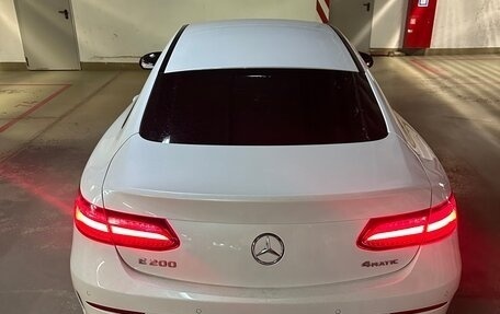 Mercedes-Benz E-Класс, 2018 год, 3 300 000 рублей, 5 фотография