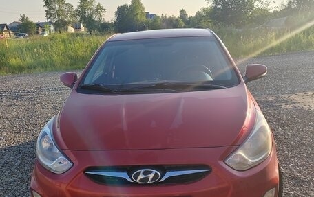 Hyundai Solaris II рестайлинг, 2012 год, 750 000 рублей, 2 фотография