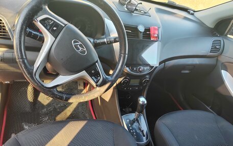 Hyundai Solaris II рестайлинг, 2012 год, 750 000 рублей, 11 фотография