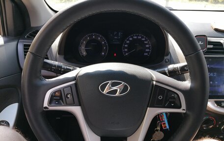Hyundai Solaris II рестайлинг, 2013 год, 705 000 рублей, 2 фотография