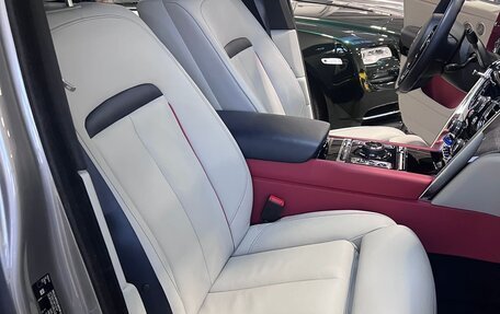 Rolls-Royce Cullinan, 2020 год, 25 200 000 рублей, 3 фотография