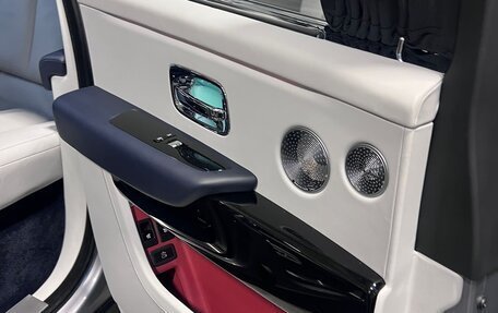 Rolls-Royce Cullinan, 2020 год, 25 200 000 рублей, 4 фотография