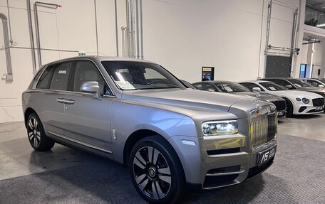 Rolls-Royce Cullinan, 2020 год, 25 200 000 рублей, 11 фотография