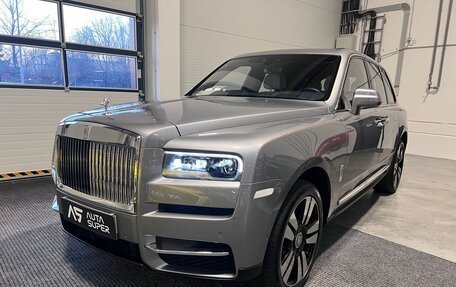 Rolls-Royce Cullinan, 2020 год, 25 200 000 рублей, 15 фотография