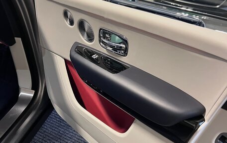 Rolls-Royce Cullinan, 2020 год, 25 200 000 рублей, 9 фотография