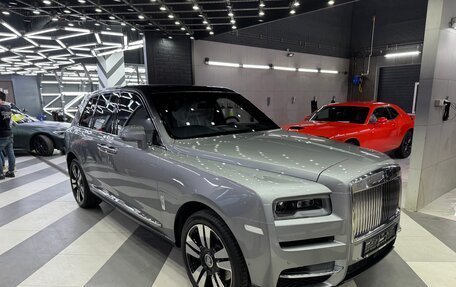Rolls-Royce Cullinan, 2020 год, 25 200 000 рублей, 21 фотография