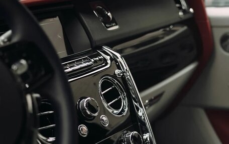 Rolls-Royce Cullinan, 2020 год, 25 200 000 рублей, 31 фотография