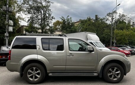 Nissan Pathfinder, 2011 год, 1 600 000 рублей, 2 фотография