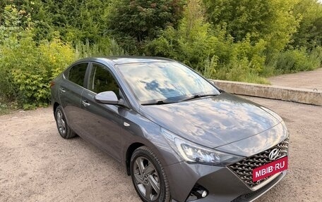 Hyundai Solaris II рестайлинг, 2021 год, 1 850 000 рублей, 6 фотография