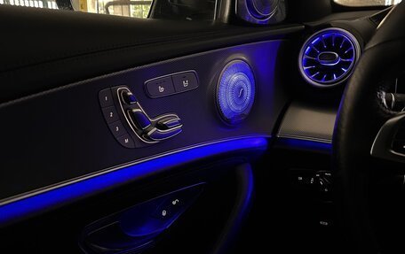 Mercedes-Benz E-Класс, 2017 год, 2 950 000 рублей, 19 фотография