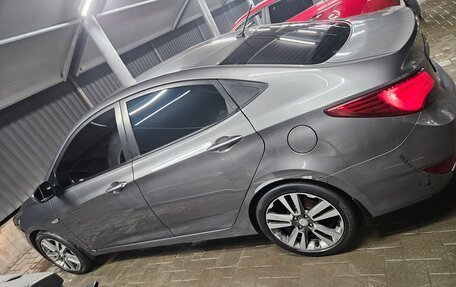 Hyundai Solaris II рестайлинг, 2016 год, 845 000 рублей, 3 фотография