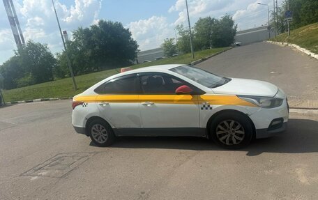 Hyundai Solaris II рестайлинг, 2018 год, 600 000 рублей, 5 фотография