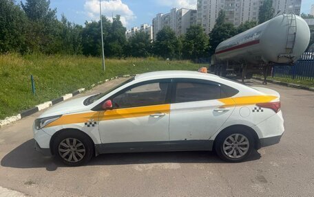 Hyundai Solaris II рестайлинг, 2018 год, 600 000 рублей, 4 фотография