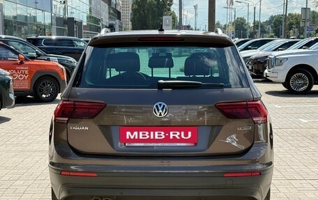 Volkswagen Tiguan II, 2019 год, 2 399 000 рублей, 5 фотография