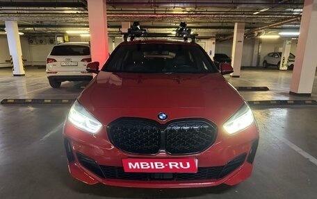 BMW 1 серия, 2019 год, 1 900 000 рублей, 1 фотография