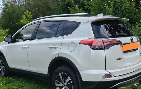 Toyota RAV4, 2016 год, 2 350 000 рублей, 4 фотография