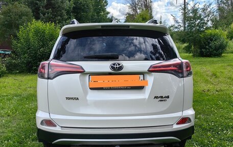 Toyota RAV4, 2016 год, 2 350 000 рублей, 6 фотография