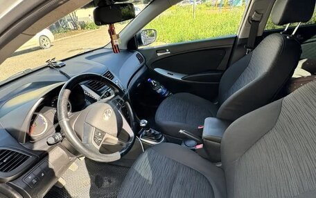 Hyundai Solaris II рестайлинг, 2015 год, 890 000 рублей, 5 фотография