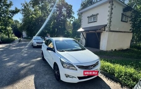 Hyundai Solaris II рестайлинг, 2015 год, 890 000 рублей, 2 фотография