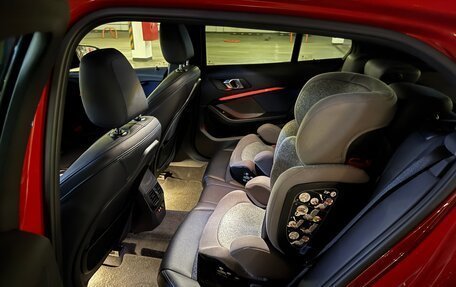 BMW 1 серия, 2019 год, 1 900 000 рублей, 11 фотография