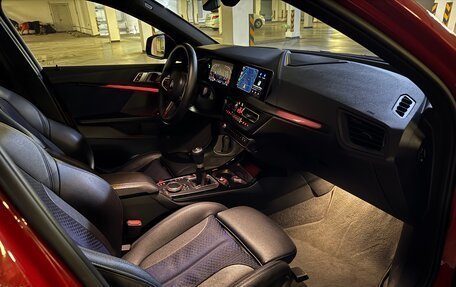 BMW 1 серия, 2019 год, 1 900 000 рублей, 12 фотография