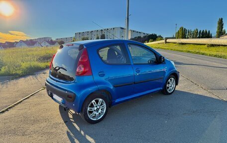 Peugeot 107 I рестайлинг, 2011 год, 465 000 рублей, 32 фотография