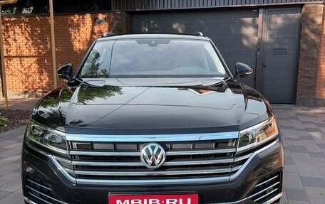 Volkswagen Touareg III, 2019 год, 5 099 000 рублей, 1 фотография