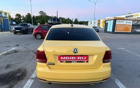 Volkswagen Polo VI (EU Market), 2017 год, 900 000 рублей, 3 фотография