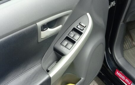 Toyota Prius, 2011 год, 1 150 000 рублей, 17 фотография