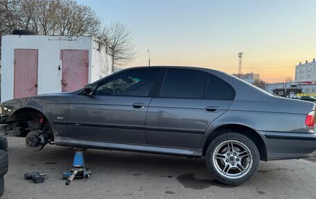 BMW 5 серия, 2001 год, 980 000 рублей, 8 фотография