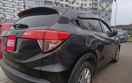 Honda Vezel, 2016 год, 1 696 000 рублей, 2 фотография