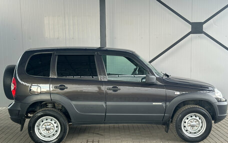 Chevrolet Niva I рестайлинг, 2017 год, 768 000 рублей, 8 фотография