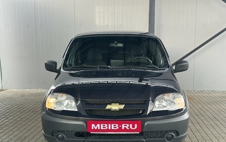 Chevrolet Niva I рестайлинг, 2017 год, 768 000 рублей, 2 фотография