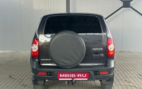 Chevrolet Niva I рестайлинг, 2017 год, 768 000 рублей, 6 фотография