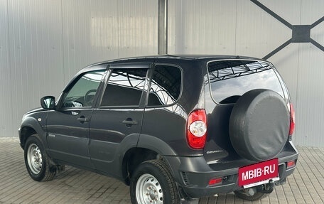 Chevrolet Niva I рестайлинг, 2017 год, 768 000 рублей, 5 фотография